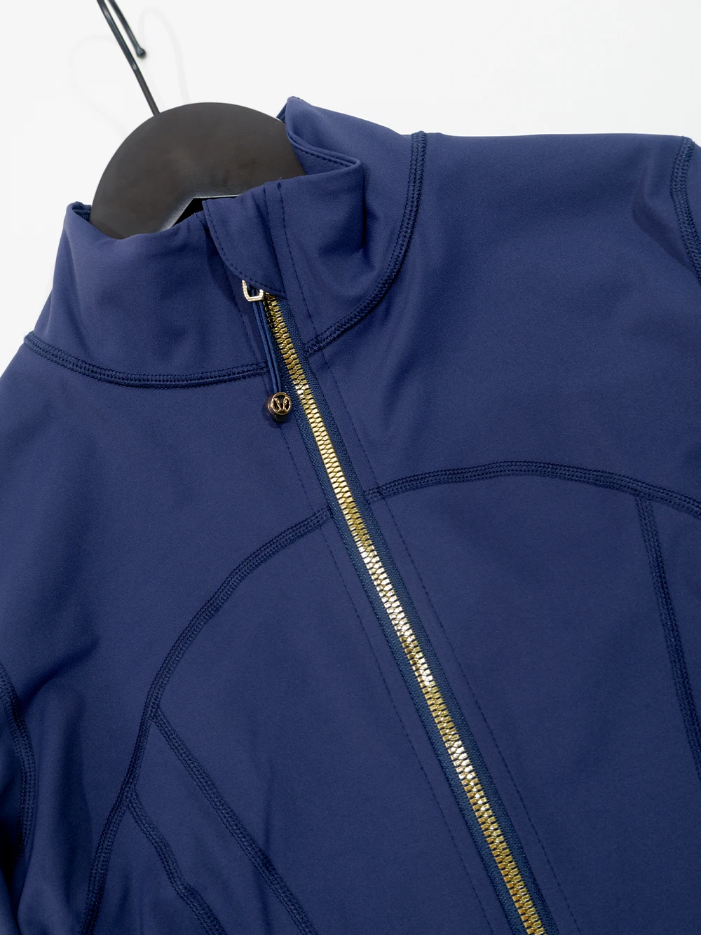 Gold Zipper Jacket and yoga Pants Set, Sportswear, Quick-Dry and Breathable, Slimming and lightweight, Tight-Fitting