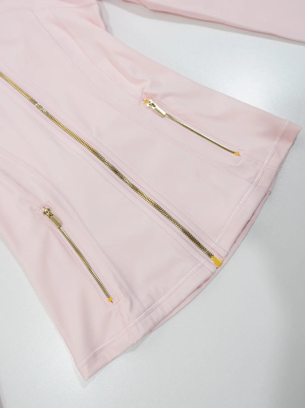 Gold Zipper Jacket and yoga Pants Set, Sportswear, Quick-Dry and Breathable, Slimming and lightweight, Tight-Fitting