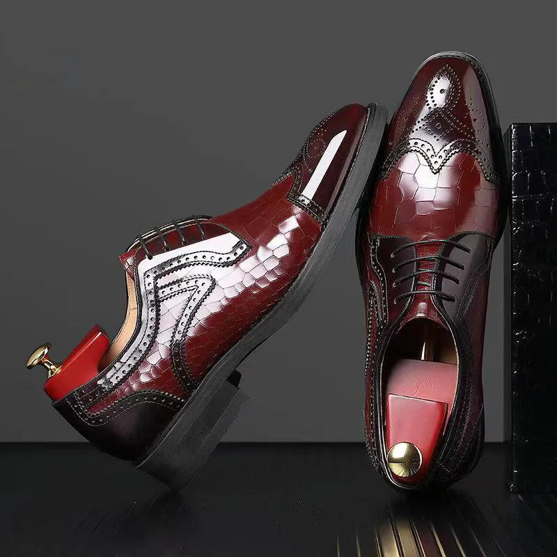 Fashion Men Oxfords Shoes High Quality Pointed Wedding Shoes for Men Luxury Brogue Dress Shoes Office Gentleman Man Flats 38-48