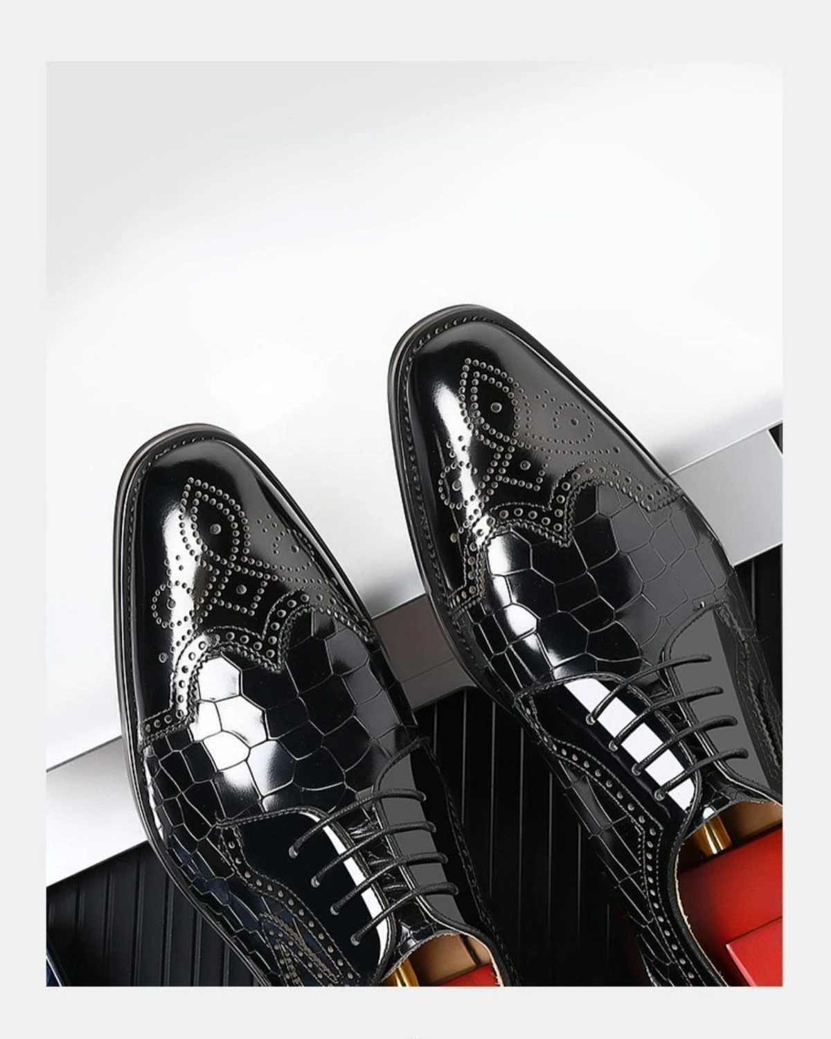 Fashion Men Oxfords Shoes High Quality Pointed Wedding Shoes for Men Luxury Brogue Dress Shoes Office Gentleman Man Flats 38-48