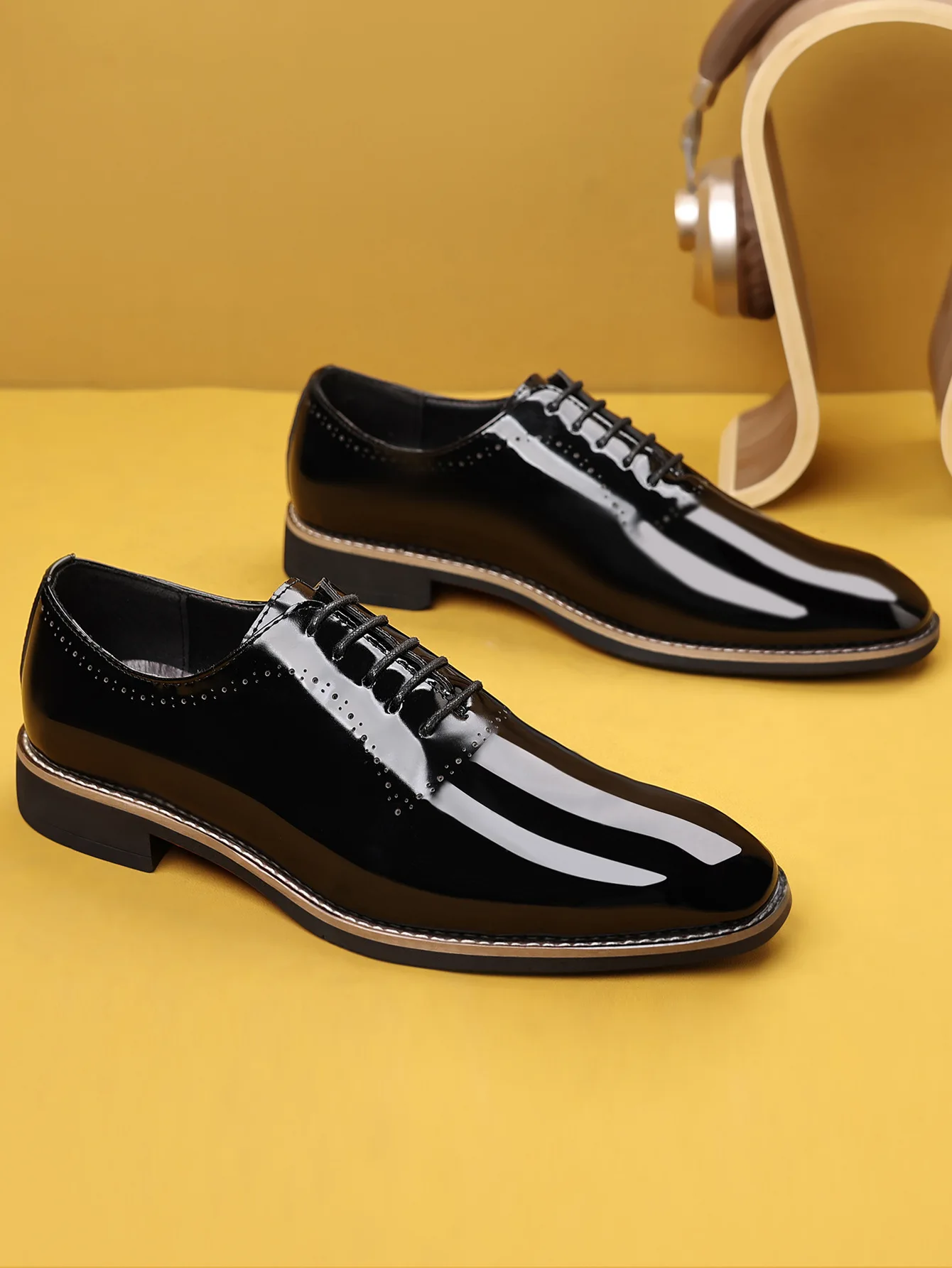 Luxury Men Oxford Shoes High Quality Patent Leather Men Shoes Comfortable Dress Wedding Party Shoes Classic Business Formal Shoe