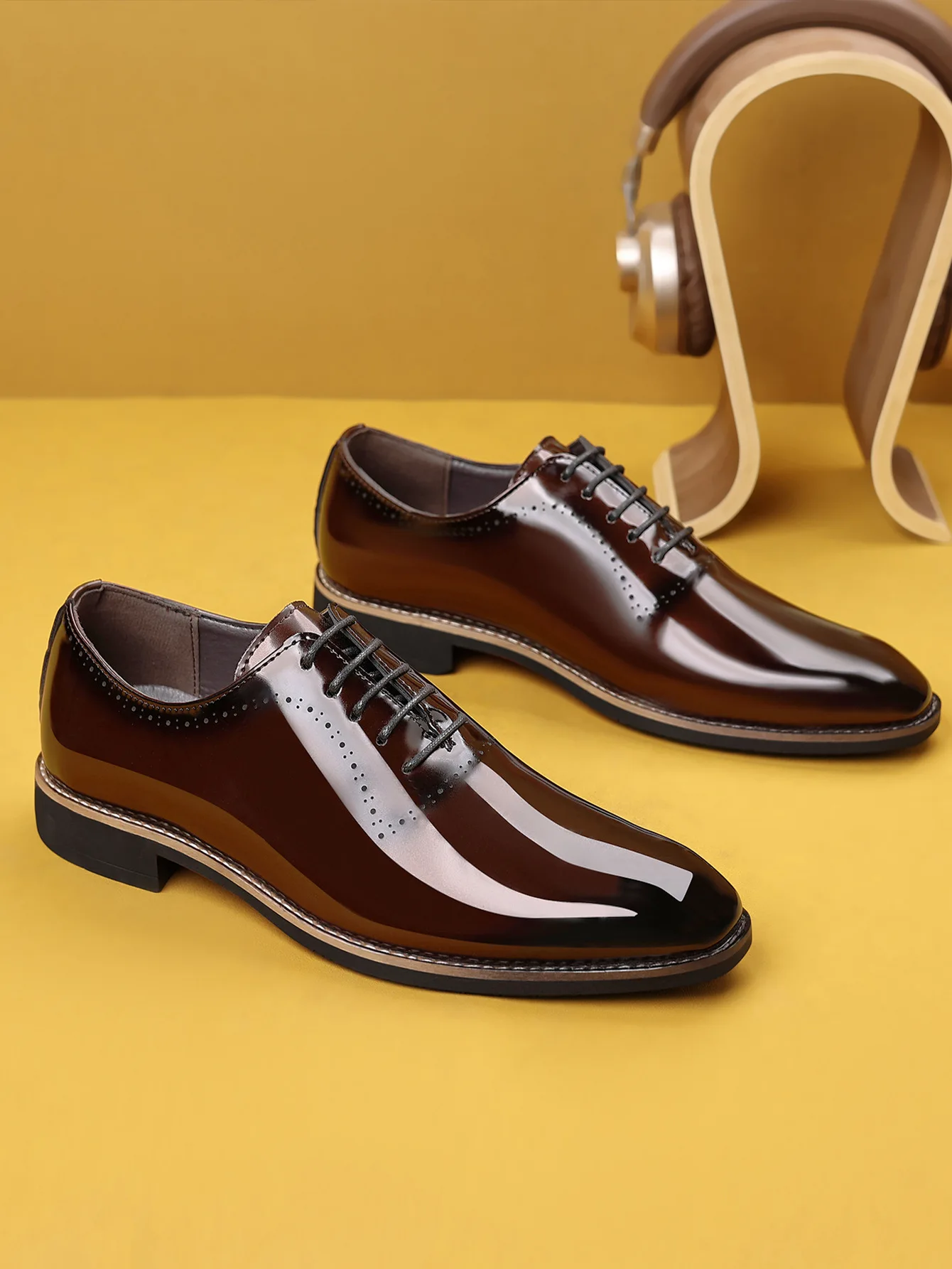 Luxury Men Oxford Shoes High Quality Patent Leather Men Shoes Comfortable Dress Wedding Party Shoes Classic Business Formal Shoe