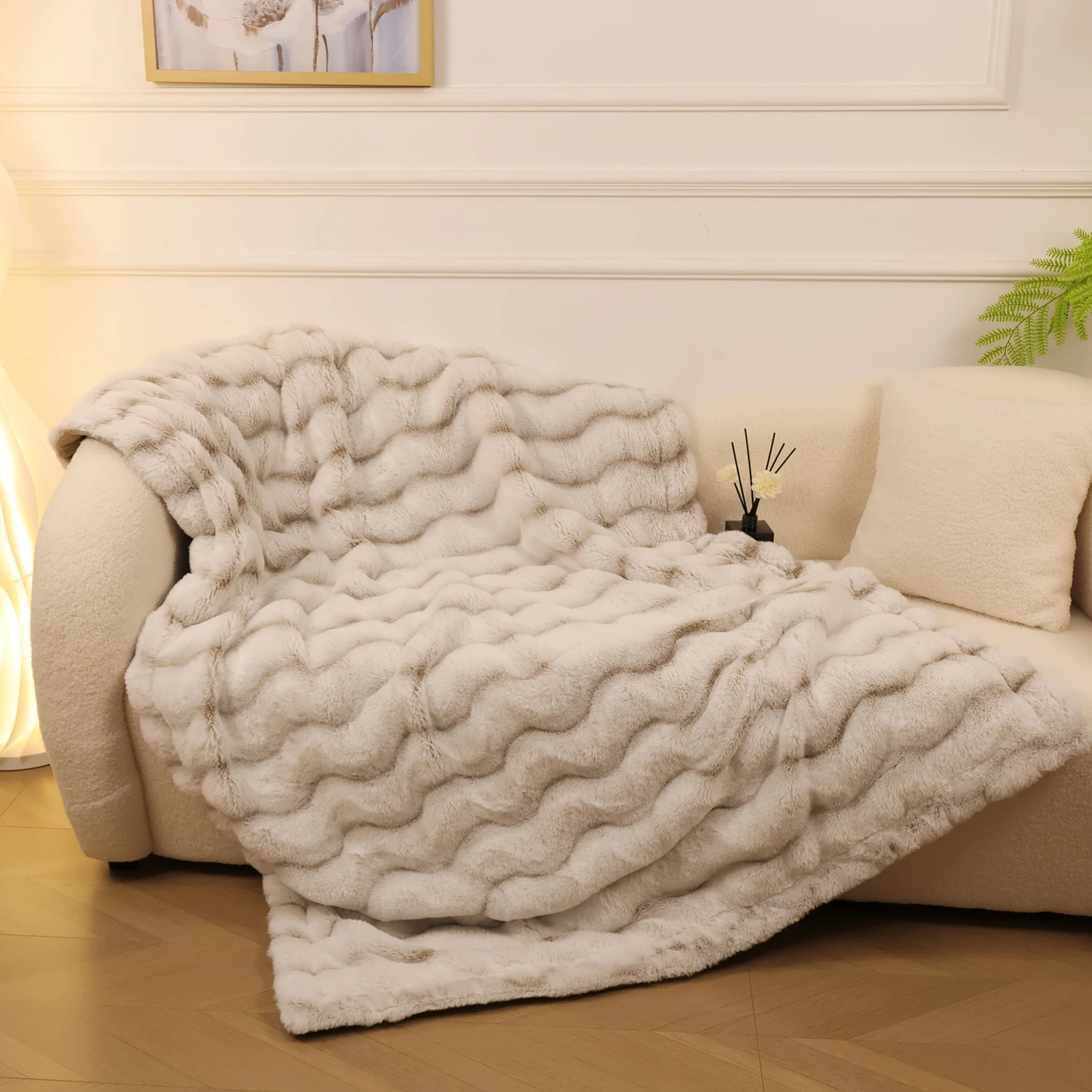 Rosekind Soft FAUX RABBIT Fleece Throw Blanket for Couch, Faux Fur Blanket for Bed, Reversible Cozy Plush Blanket for Sofa