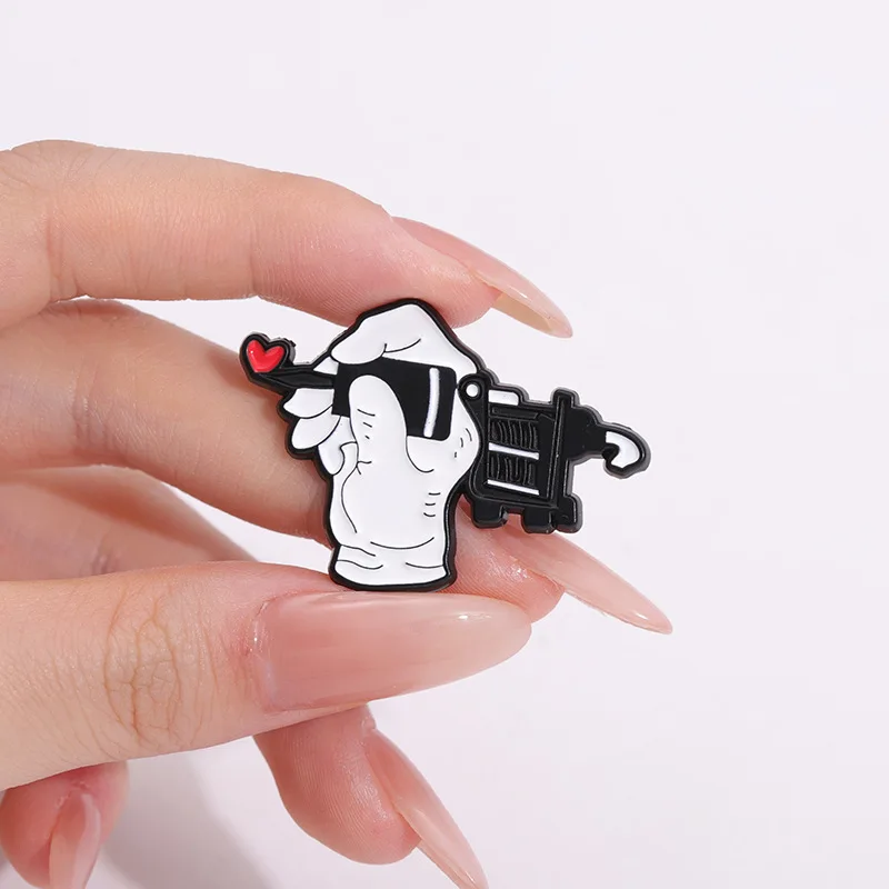 Cartoon Machine Metal Brooch Car Sewing Machine Phone Music CD Typewriter Camera Ruler Storage Card Badge Punk Pins Jewelry Gift