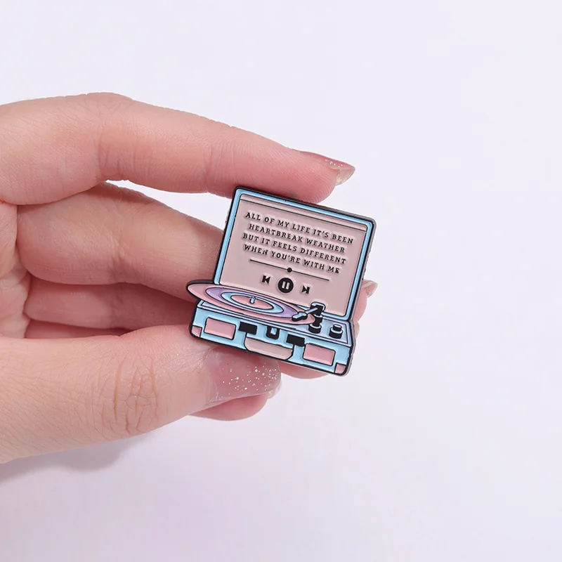 Cartoon Machine Metal Brooch Car Sewing Machine Phone Music CD Typewriter Camera Ruler Storage Card Badge Punk Pins Jewelry Gift