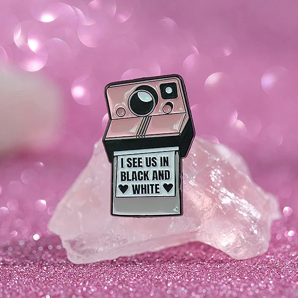 Cartoon Machine Metal Brooch Car Sewing Machine Phone Music CD Typewriter Camera Ruler Storage Card Badge Punk Pins Jewelry Gift