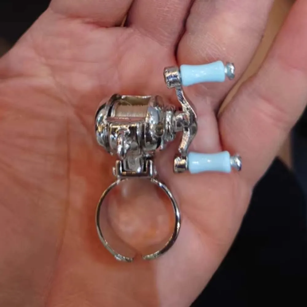 Exquisite Fishing Reel Ring Luxury Fishing Reel Necklace Detachable Pendant Rotatable Men Neck Pendant Neck Accessories