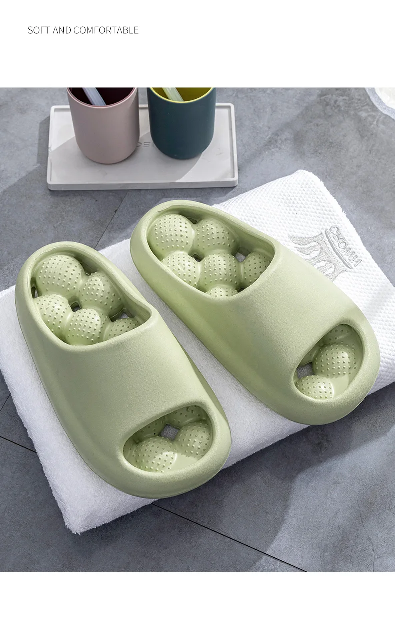EVA Unisex Bathroom Slippers Water Leakage Massaging Indoor Slippers Comfortable Breathable Casual Slippers