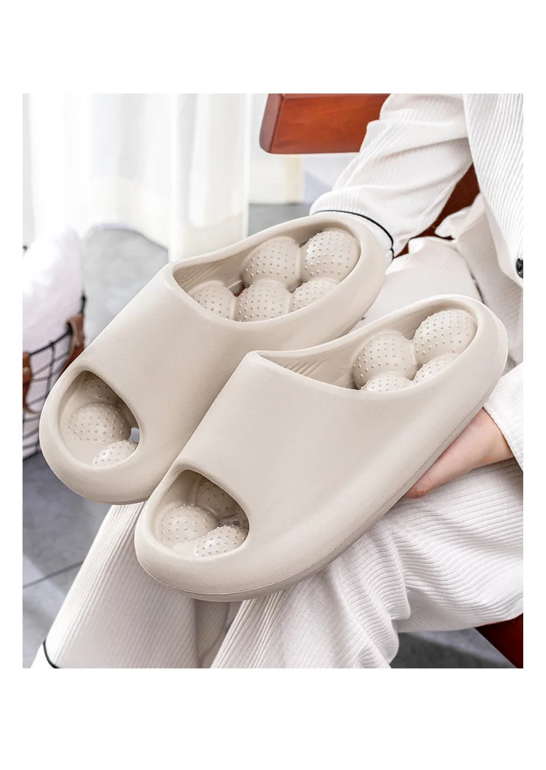 EVA Unisex Bathroom Slippers Water Leakage Massaging Indoor Slippers Comfortable Breathable Casual Slippers