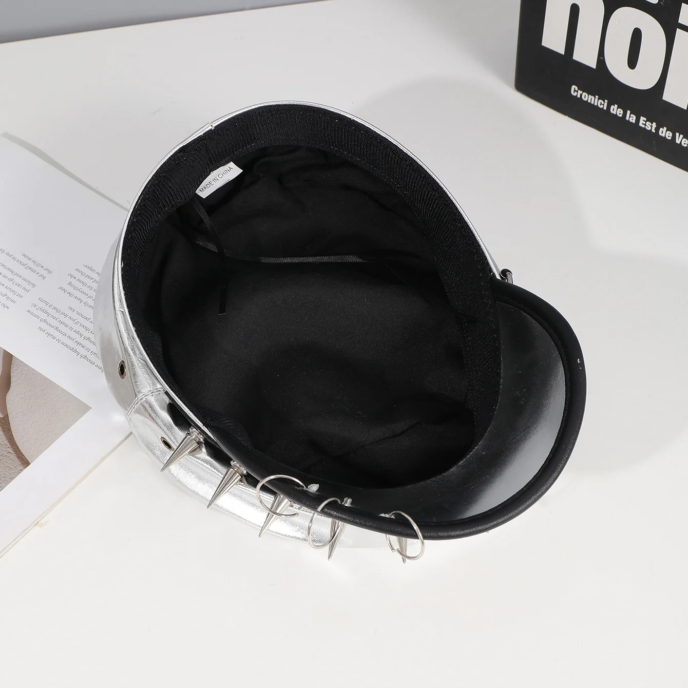 Sweet cool Spice Girl style riveted spider hoop PU leather newsboy hat Y2K fashion trend shopping face small beret