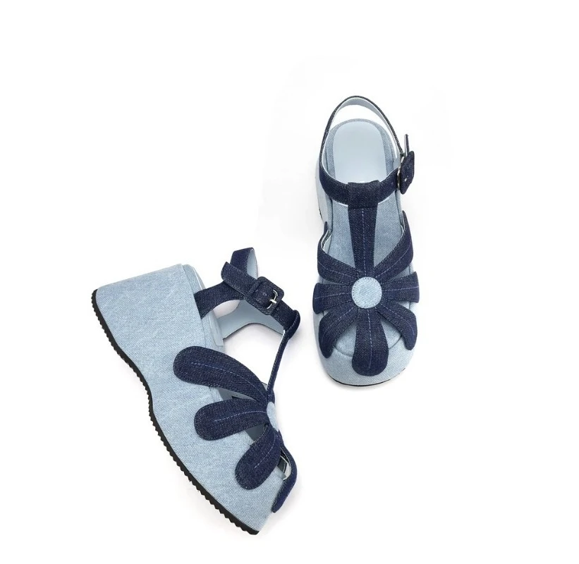 High Quality Denim Platform Sandals Women Fashion T Strap Buckle Flower Decoration Designer Shoe Summer Sexy Open Toe Beach Shoe