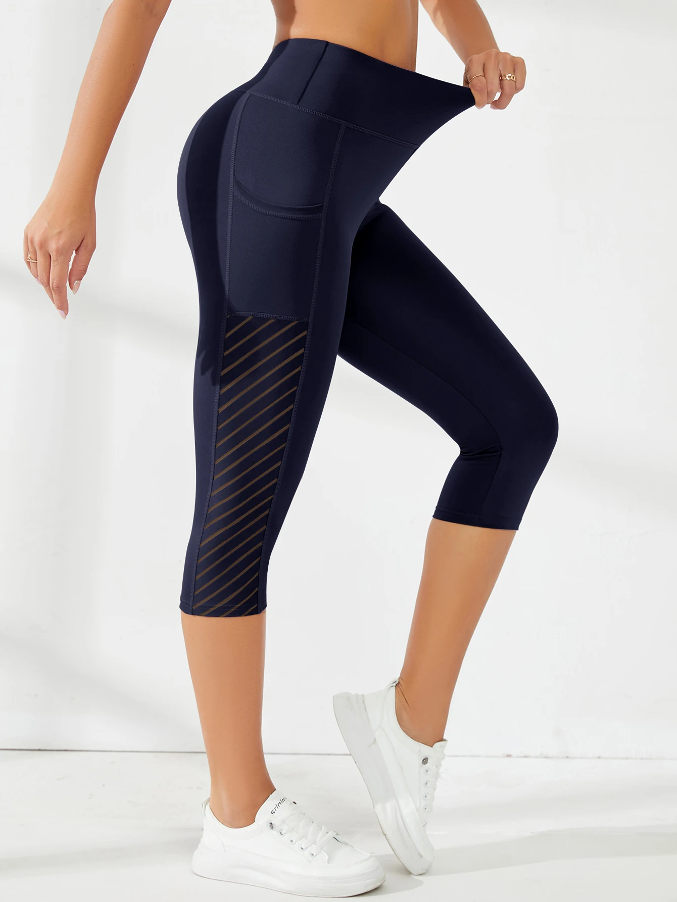Sport Shorts cropped pants Female Fitness Nudity High Waist Hip Lift Running Yoga Side Pockets Tights Quick Dry Gym Sportswear