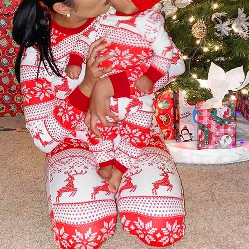 Mommy and Me Clothes 2026 New Christmas Pajamas Set for Family Soft Cute Sleepwear Adults Kids 2 Pieces Suit Xmas Look Outfits
