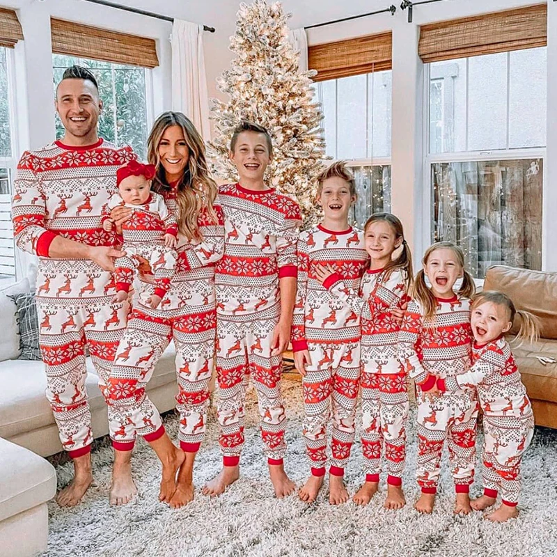 Mommy and Me Clothes 2026 New Christmas Pajamas Set for Family Soft Cute Sleepwear Adults Kids 2 Pieces Suit Xmas Look Outfits