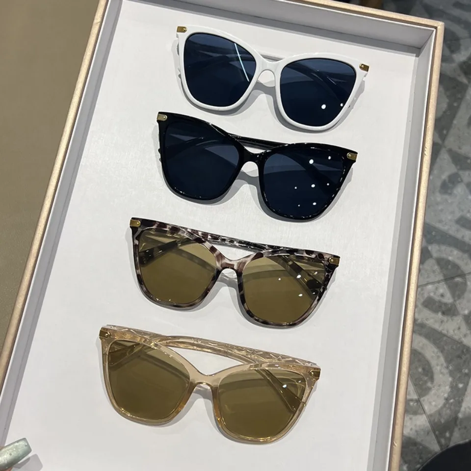 2026 New Model Unisex Fashion Plastic Cat's Eye Frame Sunglasses For Driving Street Photography And Traveling Accessories