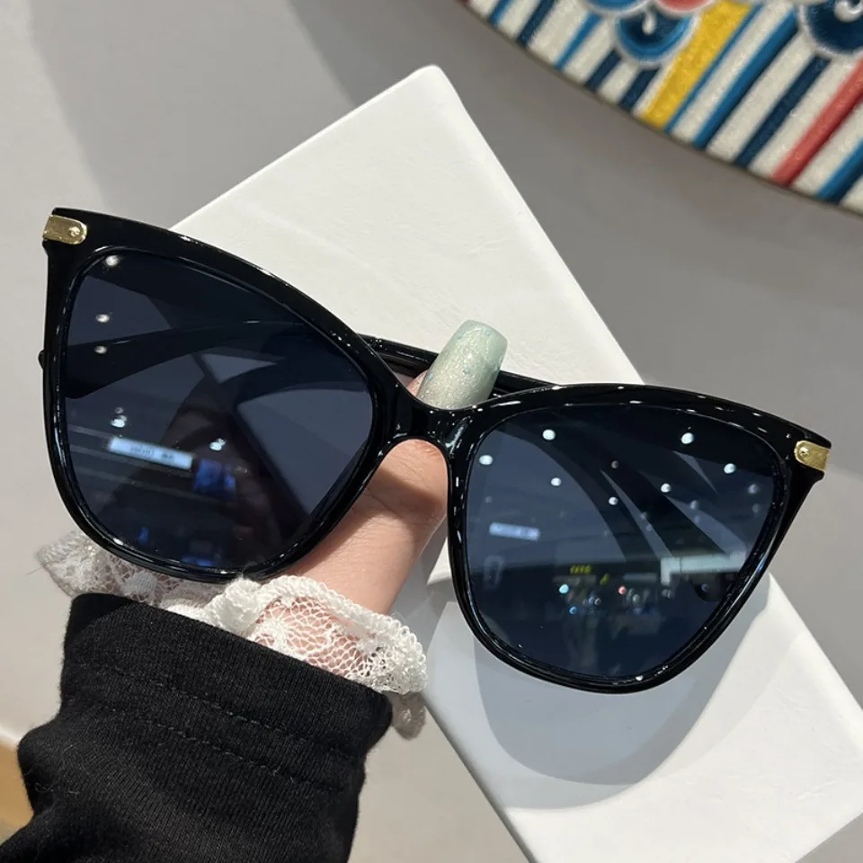 2026 New Model Unisex Fashion Plastic Cat's Eye Frame Sunglasses For Driving Street Photography And Traveling Accessories