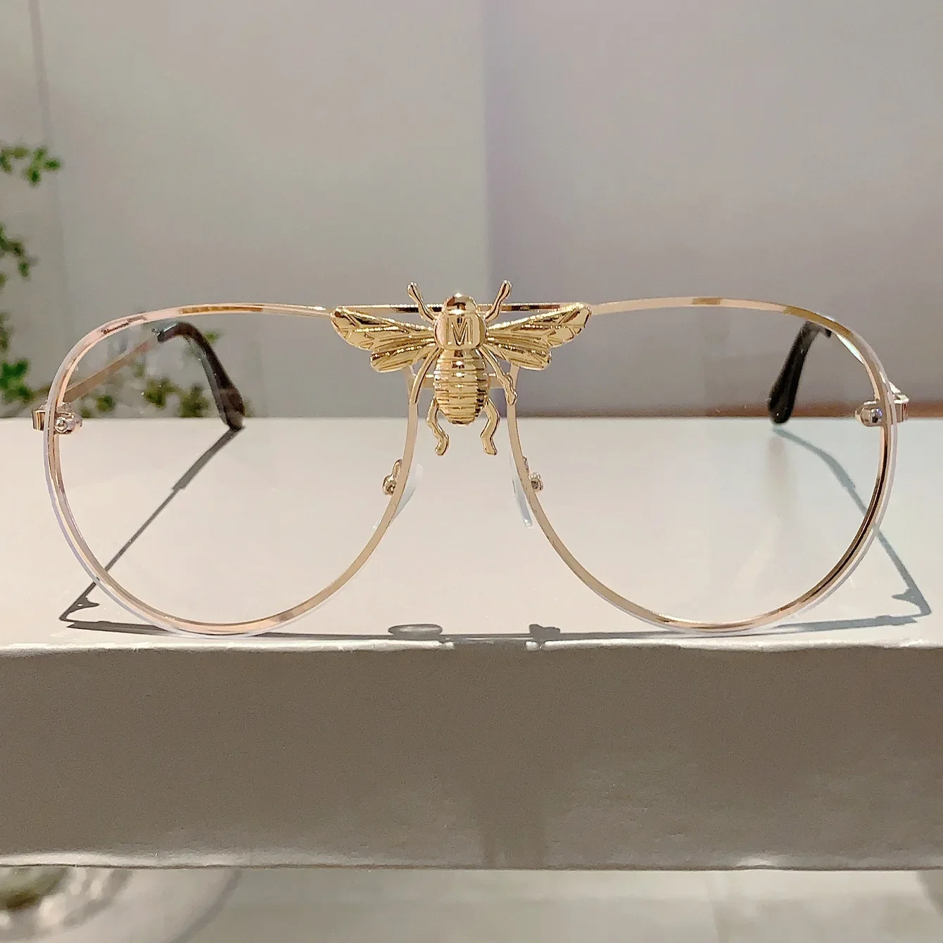 New Luxury Brand Designer Oversized Pilot Big Bee Sunglasses Women For Men Popular Vintage Sun Glasses Punk Metal Eyewear UV400