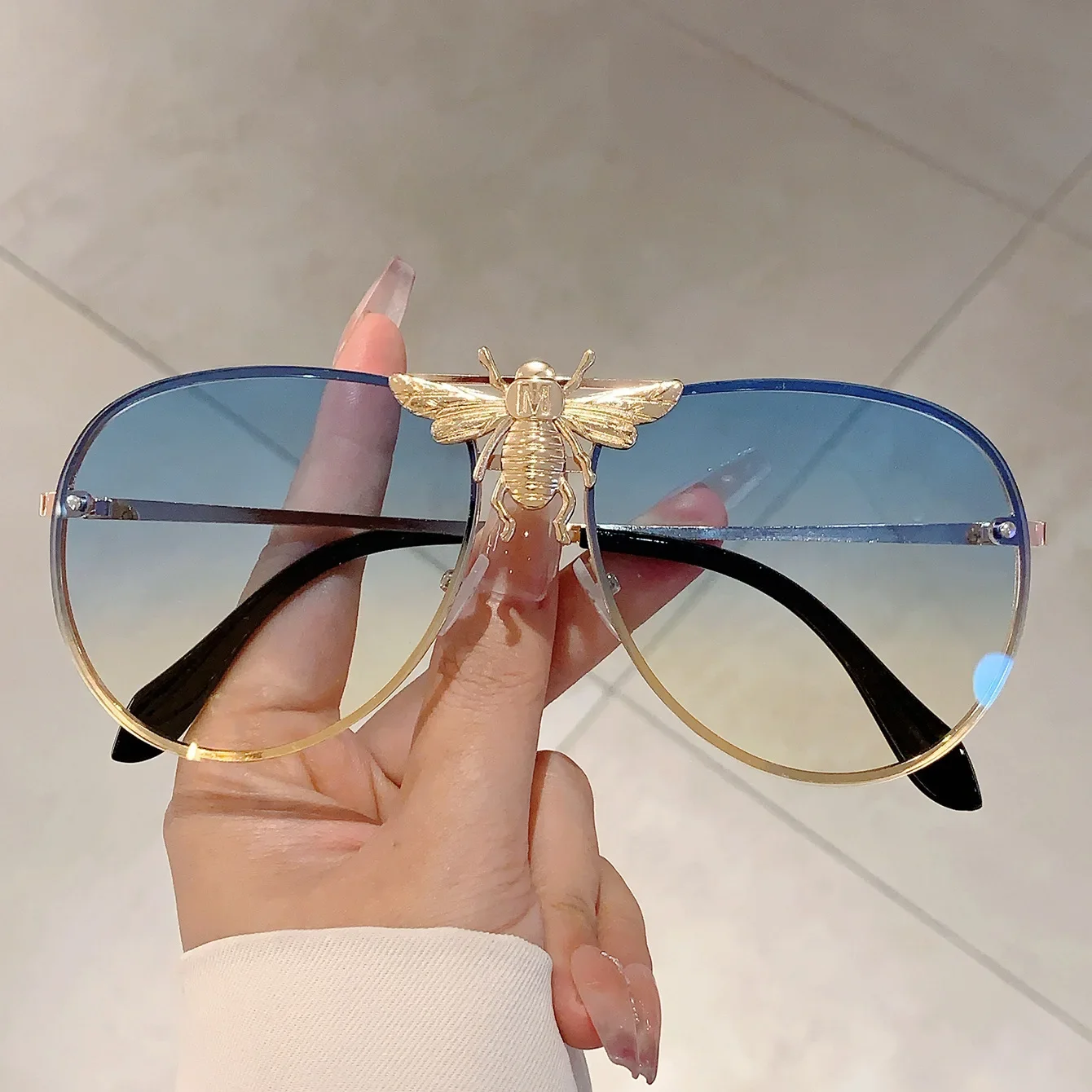 New Luxury Brand Designer Oversized Pilot Big Bee Sunglasses Women For Men Popular Vintage Sun Glasses Punk Metal Eyewear UV400