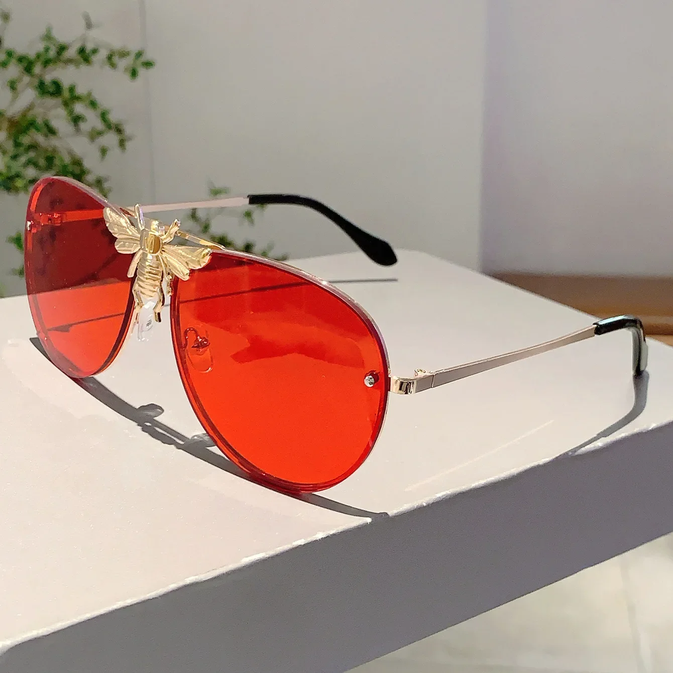 New Luxury Brand Designer Oversized Pilot Big Bee Sunglasses Women For Men Popular Vintage Sun Glasses Punk Metal Eyewear UV400