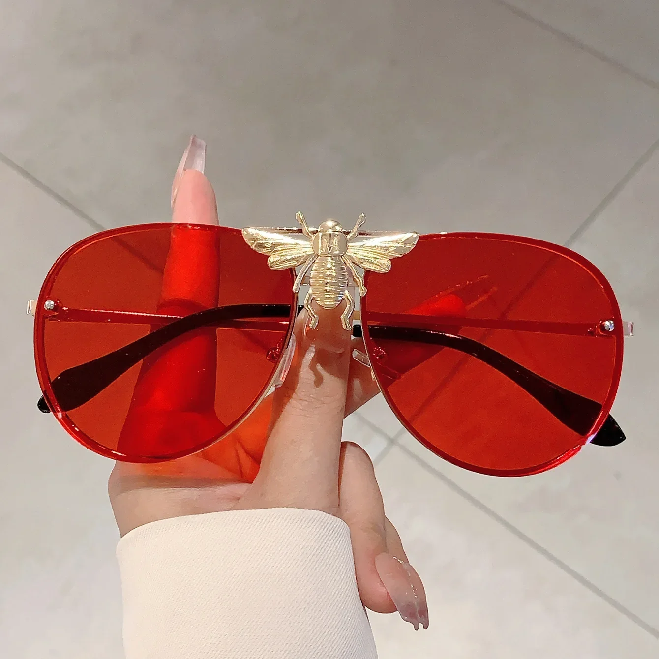 New Luxury Brand Designer Oversized Pilot Big Bee Sunglasses Women For Men Popular Vintage Sun Glasses Punk Metal Eyewear UV400