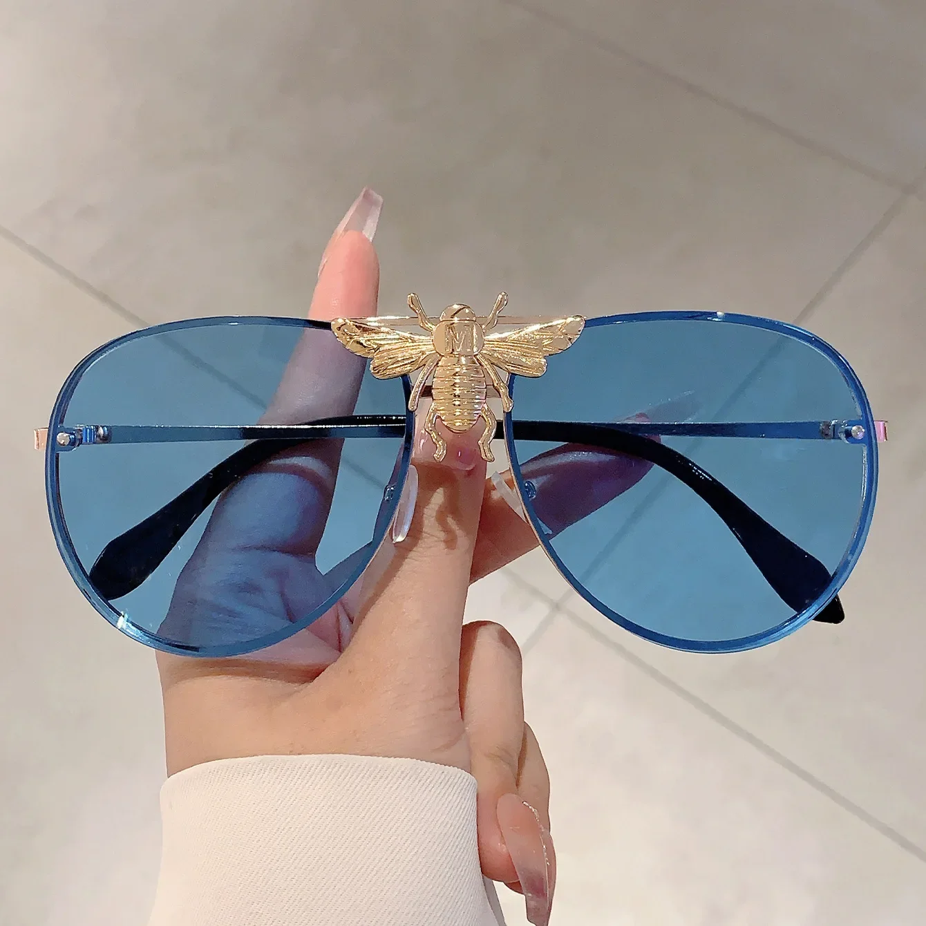 New Luxury Brand Designer Oversized Pilot Big Bee Sunglasses Women For Men Popular Vintage Sun Glasses Punk Metal Eyewear UV400