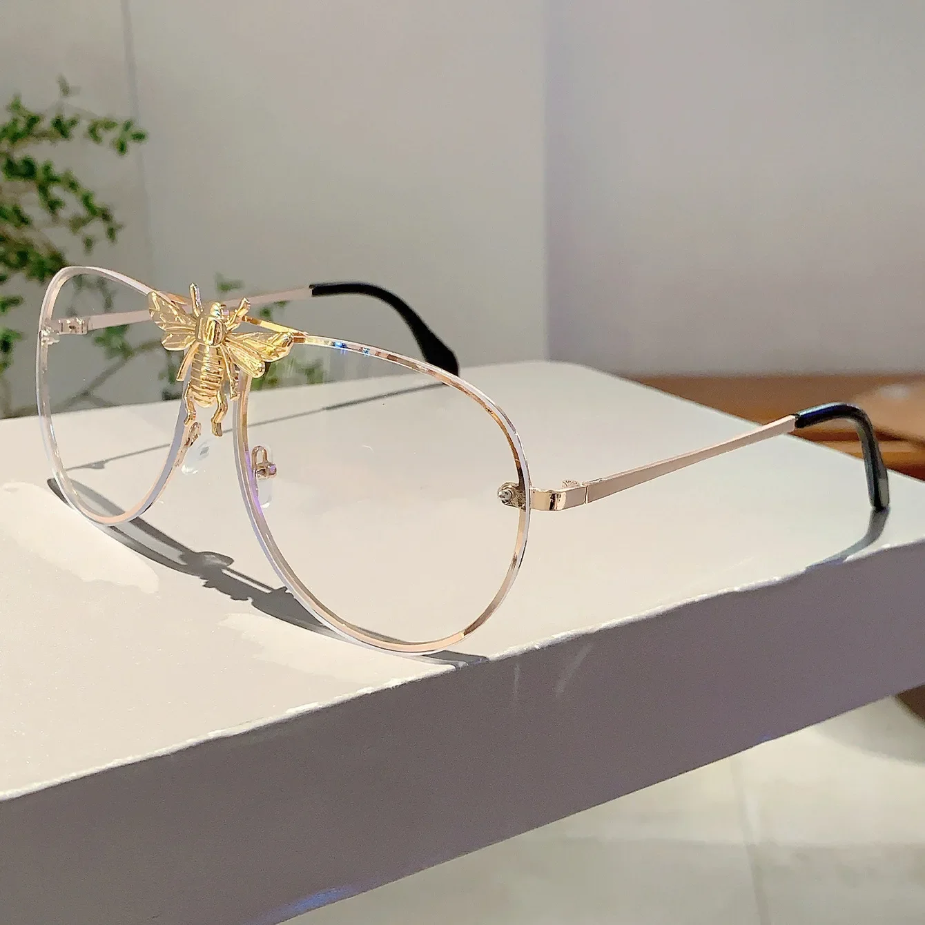 New Luxury Brand Designer Oversized Pilot Big Bee Sunglasses Women For Men Popular Vintage Sun Glasses Punk Metal Eyewear UV400