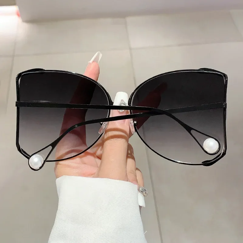 Oversized Metal Sunglasses Women For Female Luxury Brand Designer Elegant Pink Sun Glasses Vintage Big Frame Pearl Shades UV400