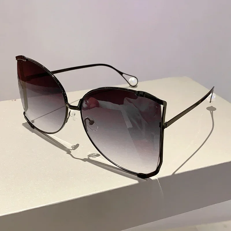 Oversized Metal Sunglasses Women For Female Luxury Brand Designer Elegant Pink Sun Glasses Vintage Big Frame Pearl Shades UV400