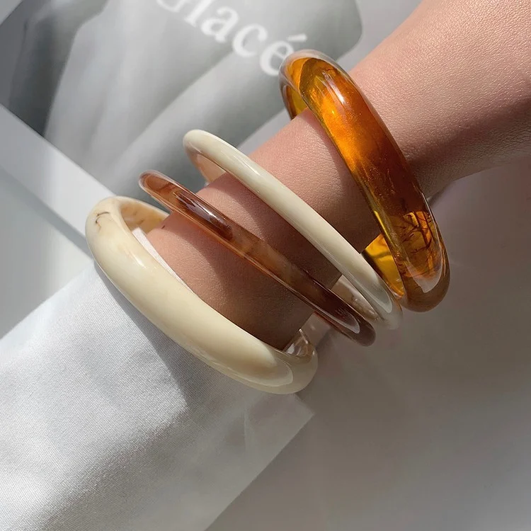 4pcs Elegant Retro Acrylic Bracelet Set for Women Fashion Punk Simple Resin Stackable Bangle Boho Daily Wear Party Jewelry Gifts