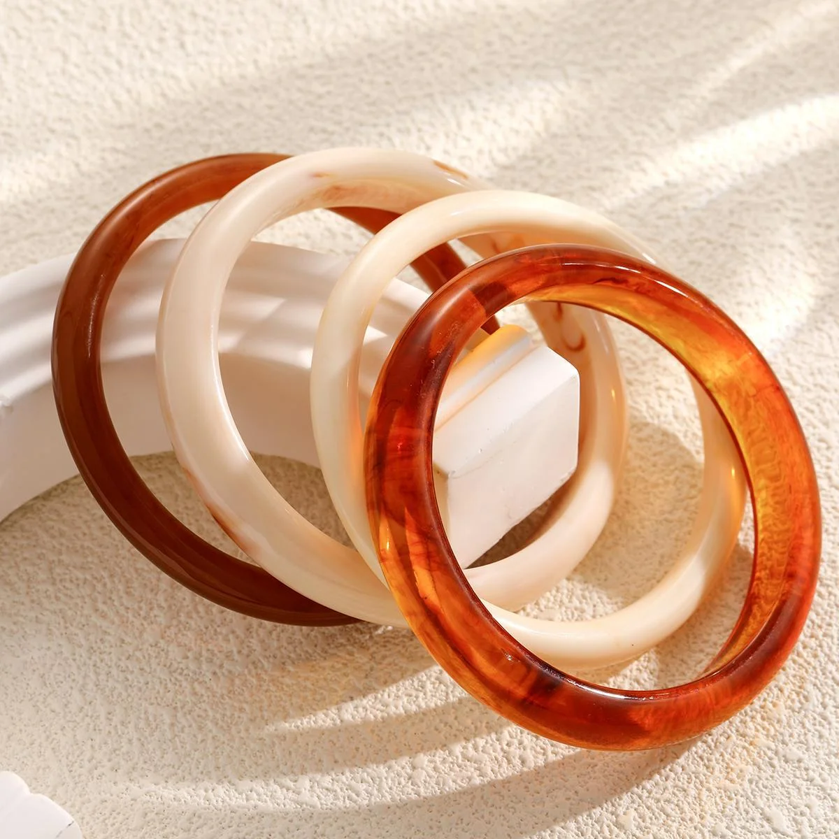 4pcs Elegant Retro Acrylic Bracelet Set for Women Fashion Punk Simple Resin Stackable Bangle Boho Daily Wear Party Jewelry Gifts