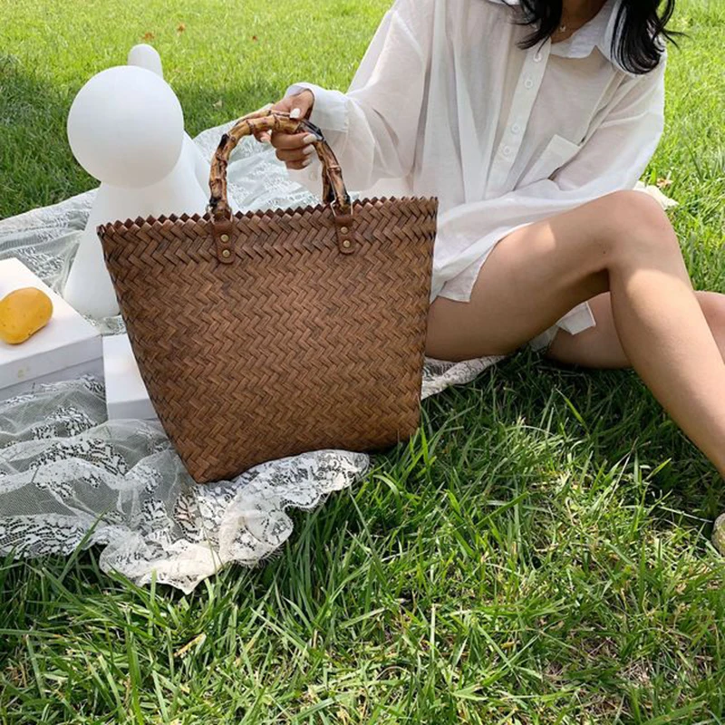 Women Woven Beach Straw Handbag Casual Handmade Hollow Out Rattan Shoulder Bags Youth Ladies Bohemia Summer Travel Beach Totes