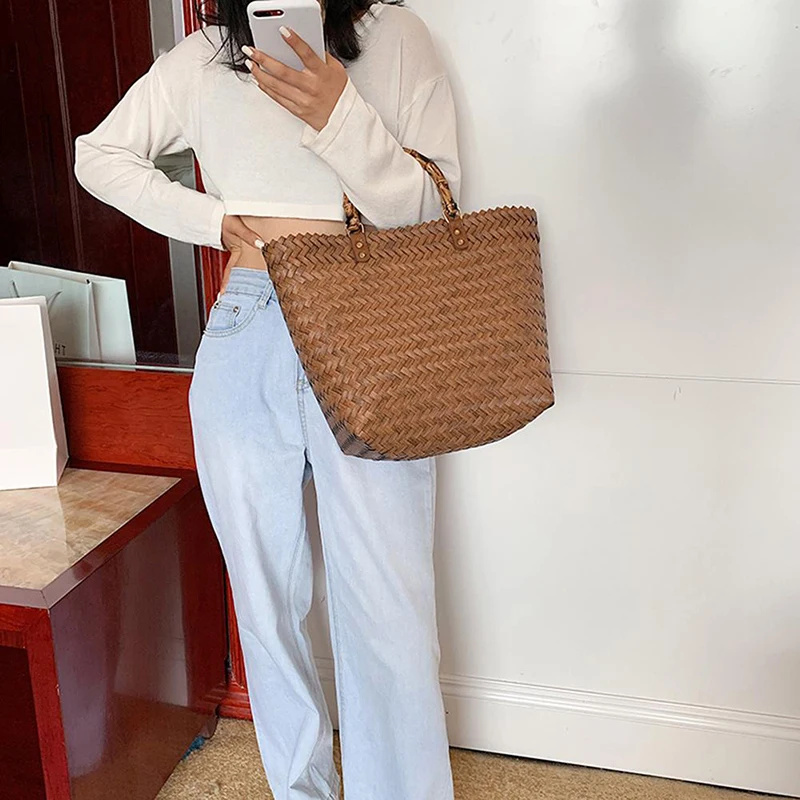 Women Woven Beach Straw Handbag Casual Handmade Hollow Out Rattan Shoulder Bags Youth Ladies Bohemia Summer Travel Beach Totes