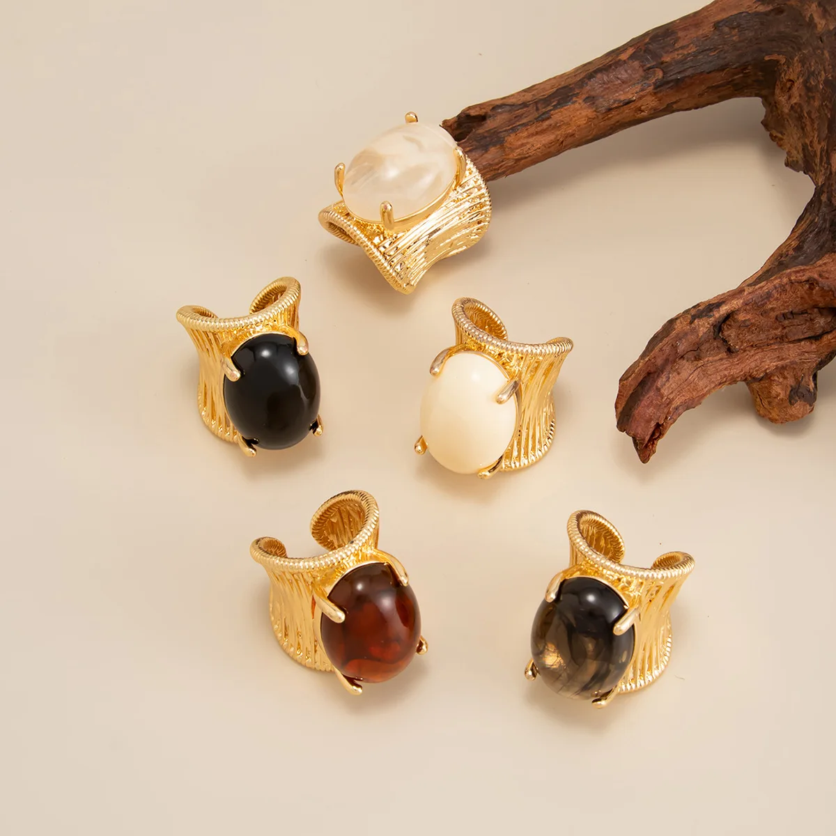 Rock Punk Hip Hop Vintage Elegant Black Brown Shading Resin Stone Chunky Metal Ring for Women Girl Jewelry Gift 2026 NEW