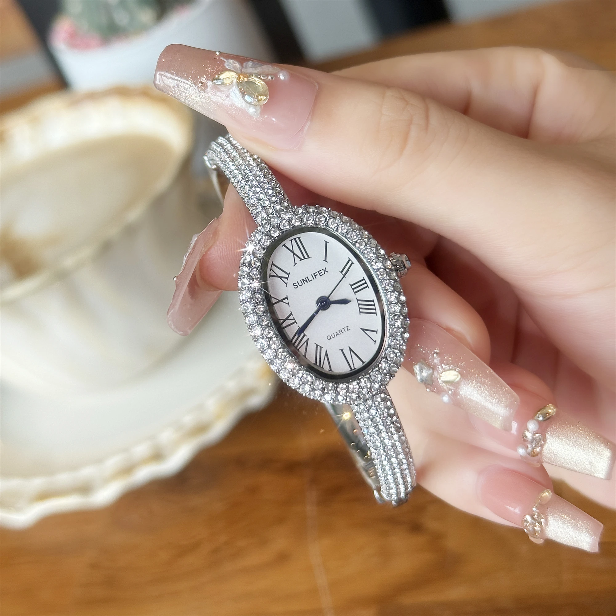 New Luxury Elegant Ladies' Bracelet Wrist Watch Roman Numeral Inlaid Rhinestones Oval Waterproof Women's Quartz Watch Reloj