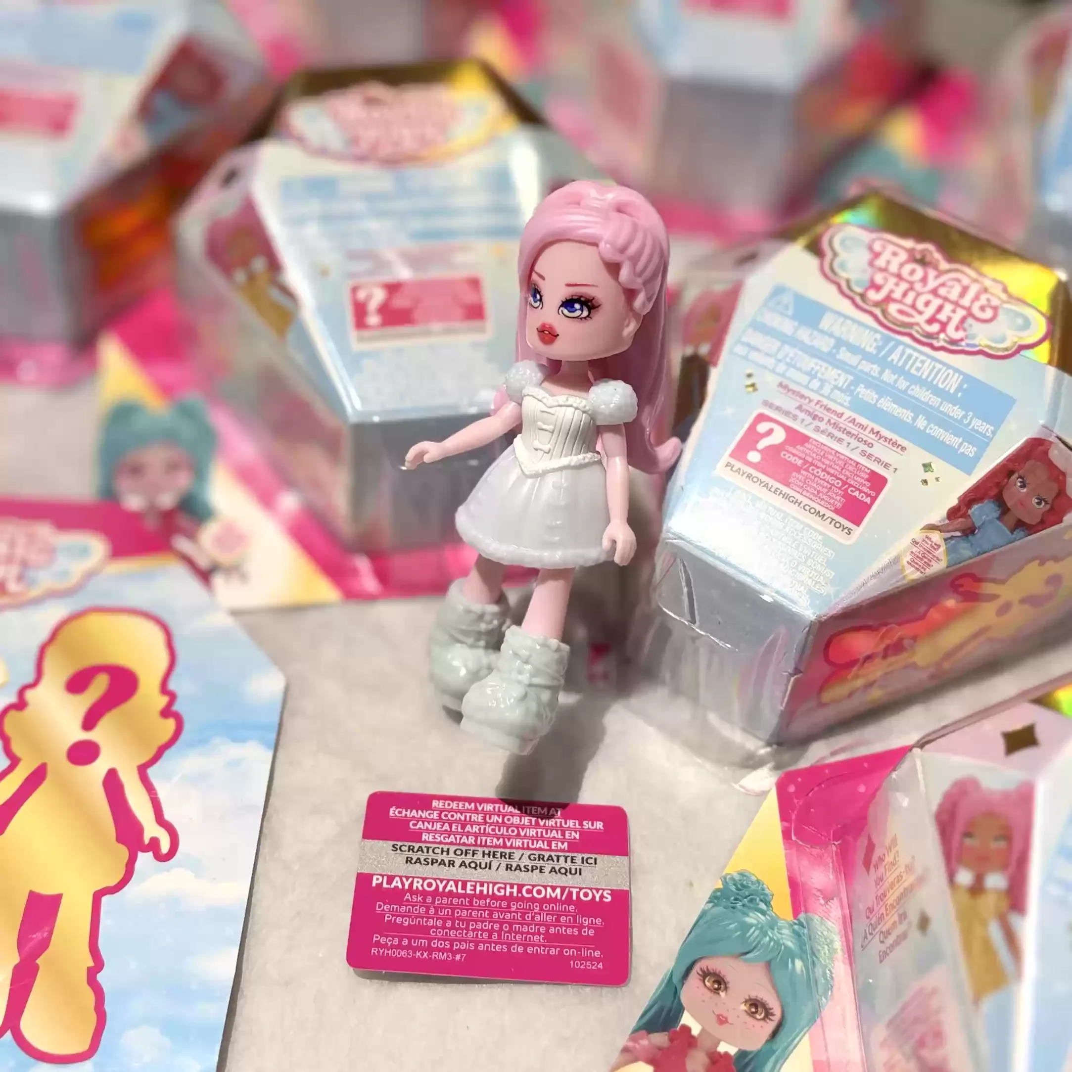 Royale High Mystery Friends Series 1 Blind Box with Game Code & Confirmation Piece Cute Action Figure Surprise Bag Gift for Girl