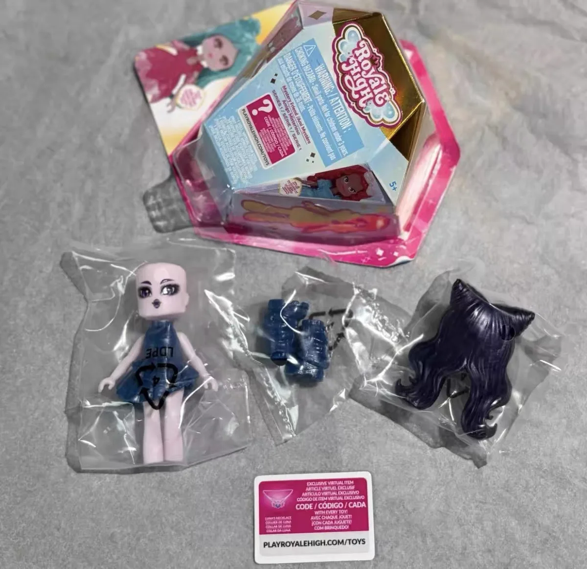 Royale High Mystery Friends Series 1 Blind Box with Game Code & Confirmation Piece Cute Action Figure Surprise Bag Gift for Girl