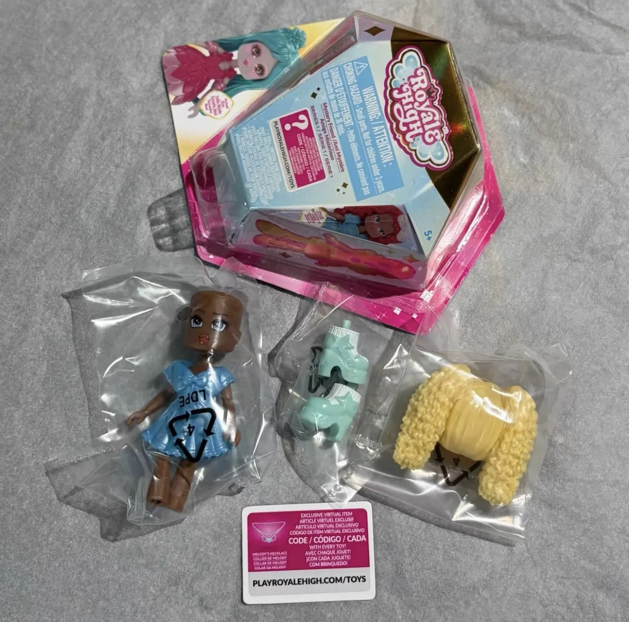 Royale High Mystery Friends Series 1 Blind Box with Game Code & Confirmation Piece Cute Action Figure Surprise Bag Gift for Girl