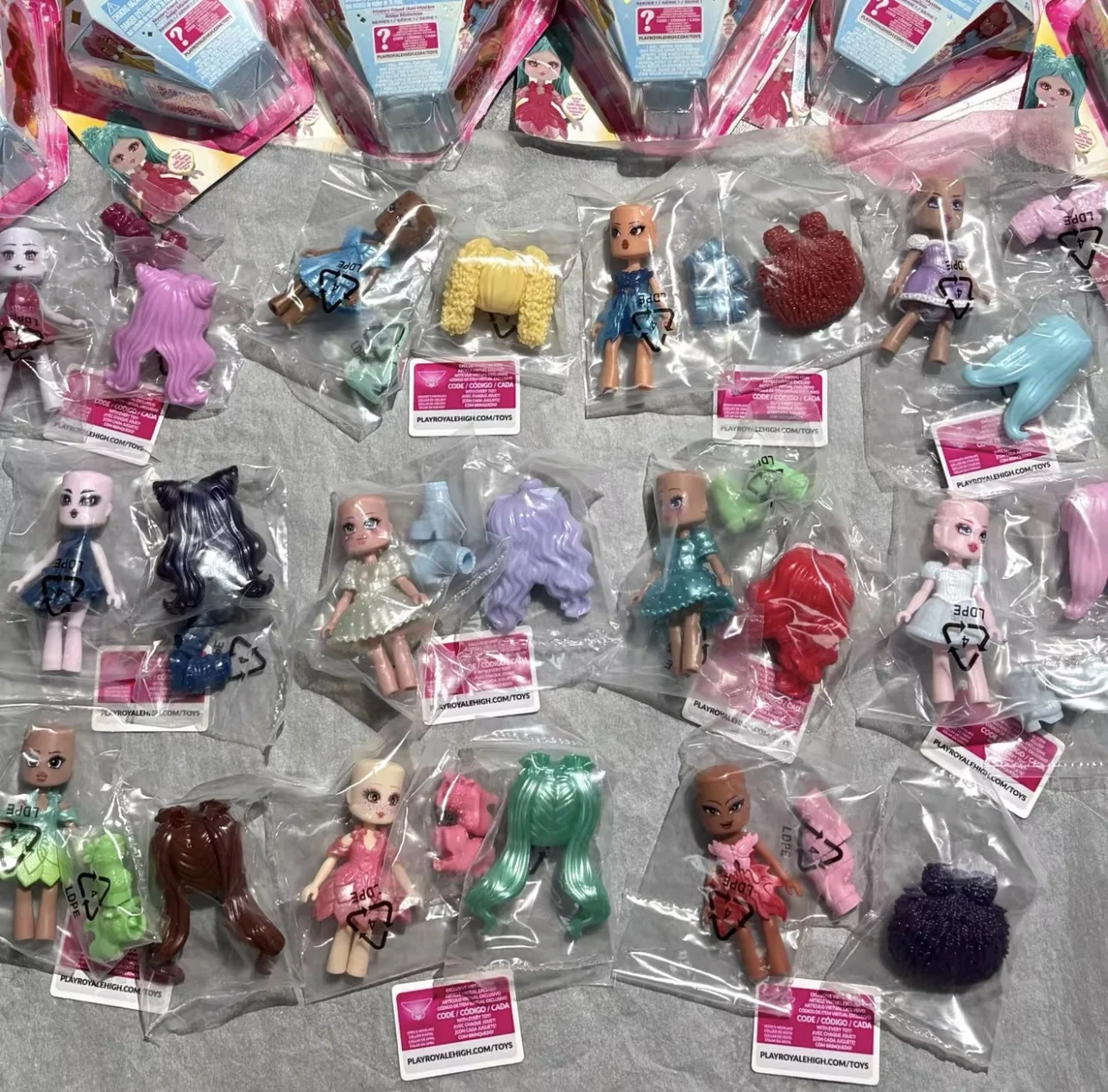 Royale High Mystery Friends Series 1 Blind Box with Game Code & Confirmation Piece Cute Action Figure Surprise Bag Gift for Girl