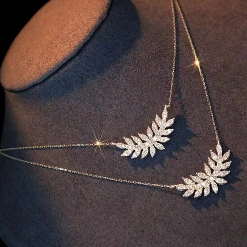 Huitan Delicate Leaf Pendant Necklace Women Luxury Inlaid Crystal Cubic Zirconia Aesthetic Wedding Engagement Fashion Jewelry