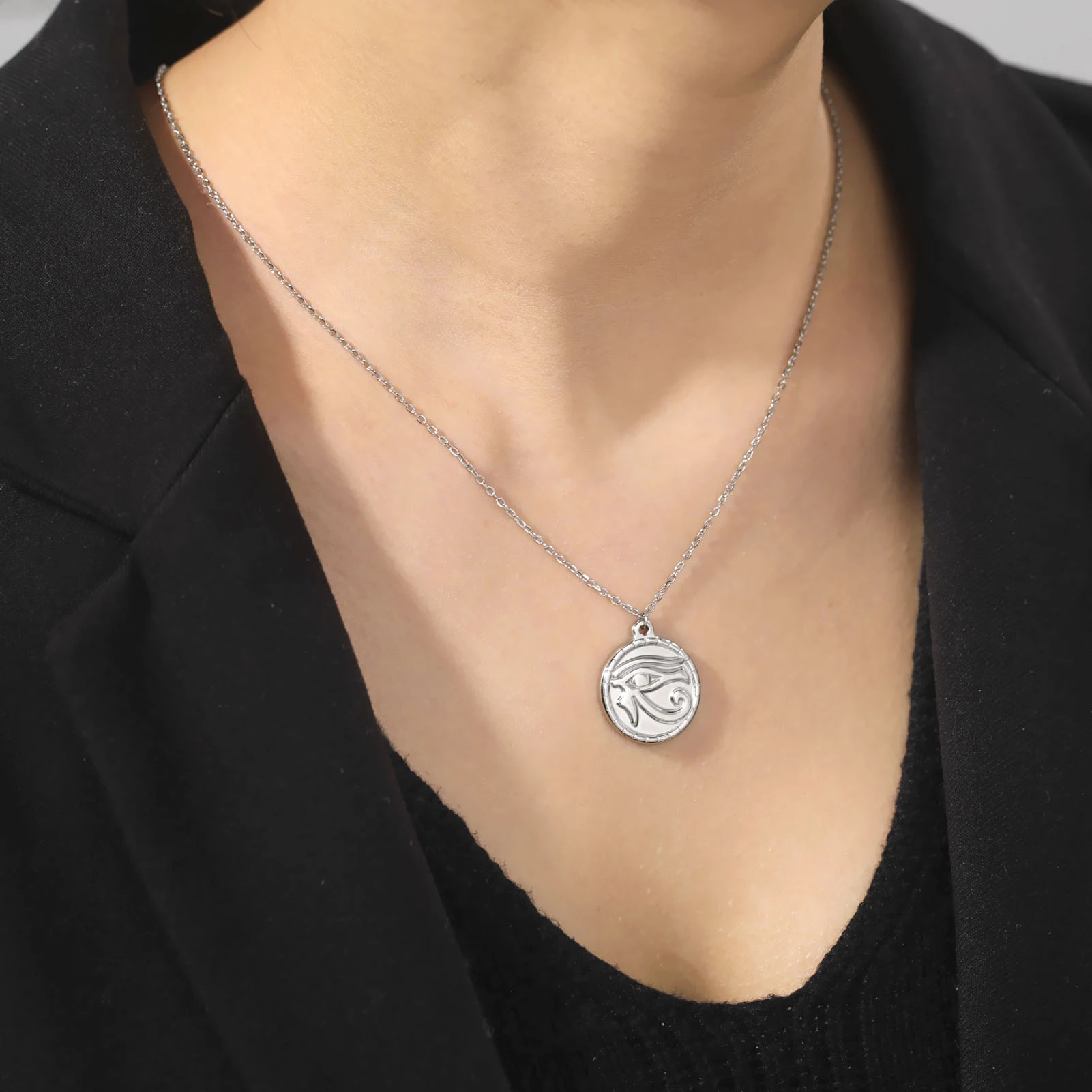 Skyrim The Eye Of Horus Ra Udjat Pendant Necklace Women Stainless Steel Gold Color Thick Chain Ancient Egypt Amulet Jewelry Gift