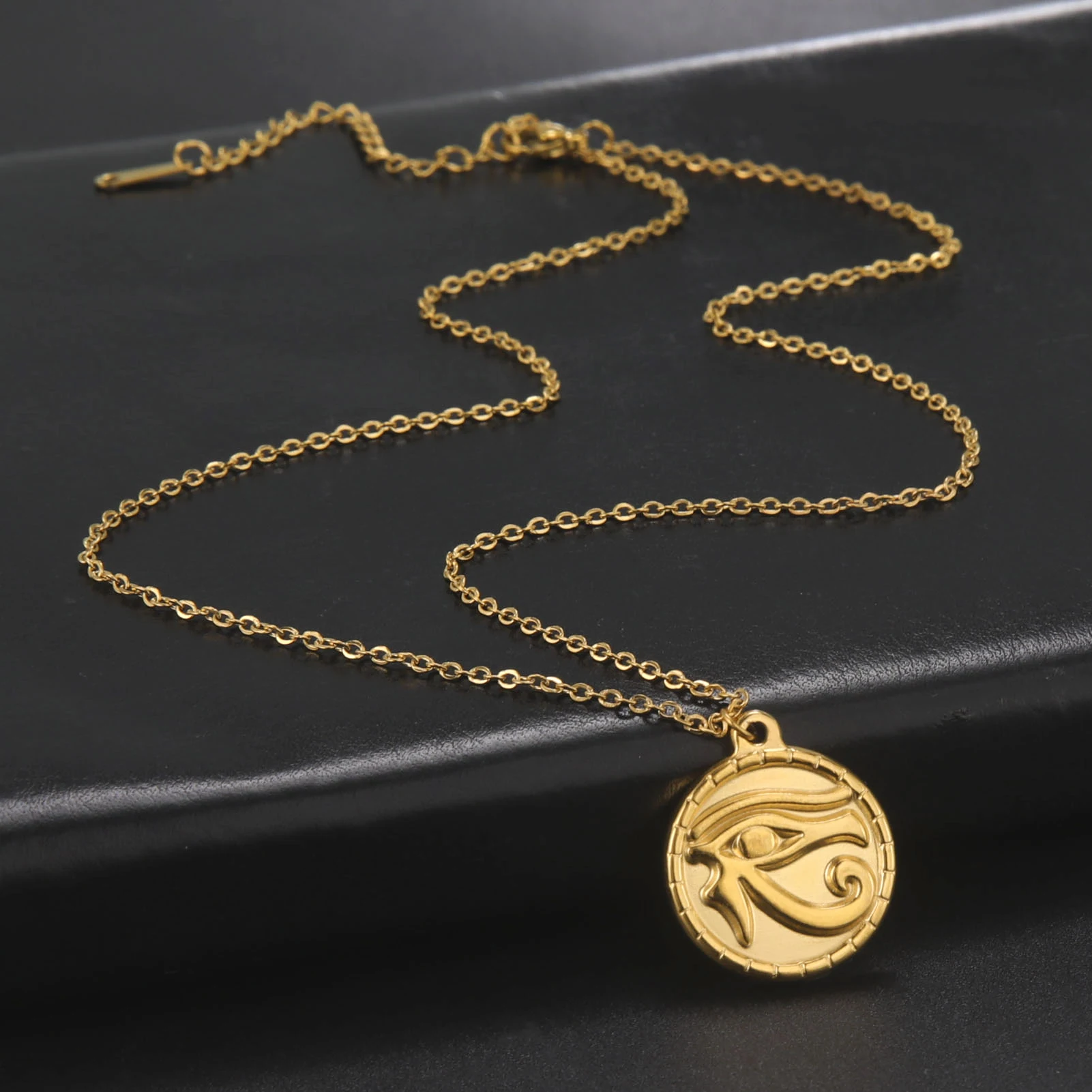 Skyrim The Eye Of Horus Ra Udjat Pendant Necklace Women Stainless Steel Gold Color Thick Chain Ancient Egypt Amulet Jewelry Gift
