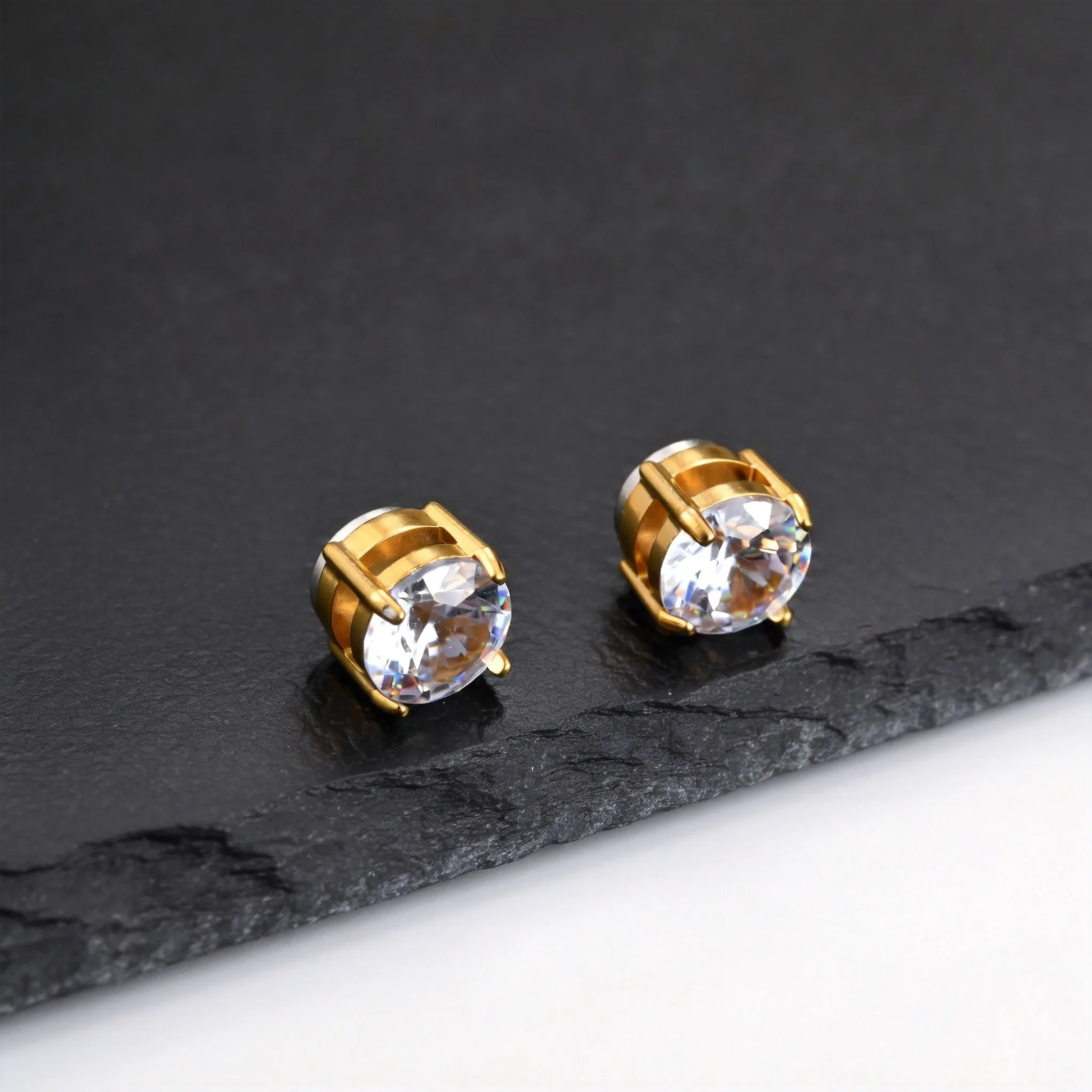 Hip-hop Zircon Magnetic Clip Earrings for Men Women,Anti Allergy Stainless Steel Non Piercing Ear Clip,Casual Unisex Jewelry