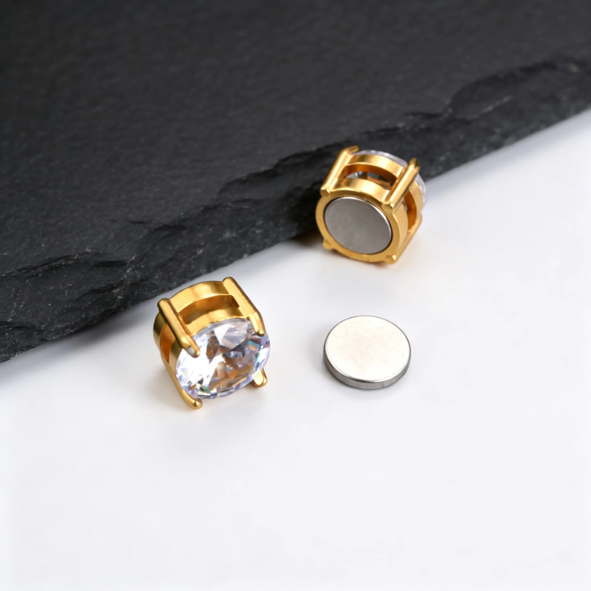 Hip-hop Zircon Magnetic Clip Earrings for Men Women,Anti Allergy Stainless Steel Non Piercing Ear Clip,Casual Unisex Jewelry