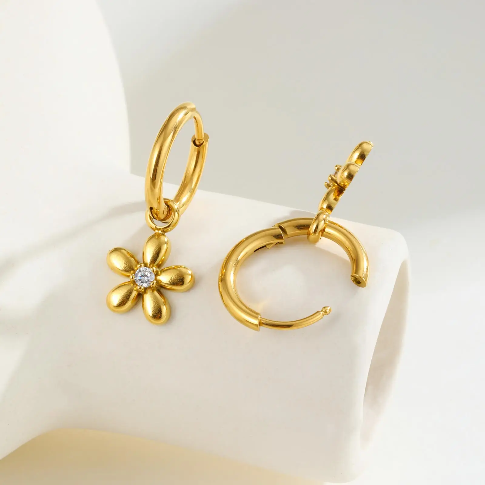 Exquisite Zircon Flower Hoop Earrings for Women,Gold Color Stainless Steel Earrings,Fashion Jewelry Gift