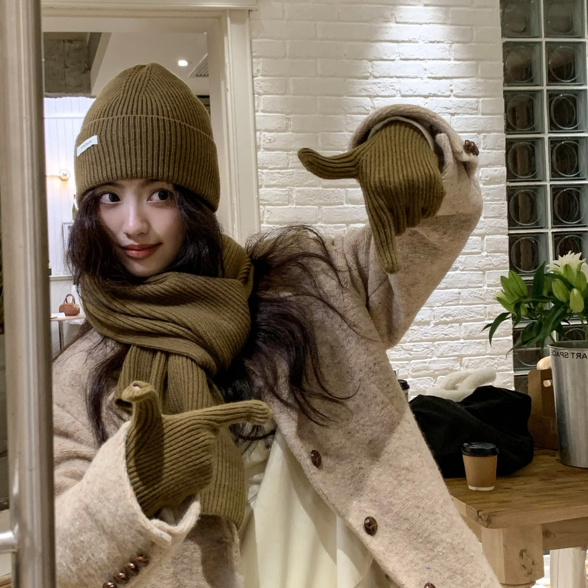 Korean Three-piece Set Scarves Gloves Women Autumn Winter Warm Knitted Hat Touch Screen Gloves Solid Color Women's Glove Sets
