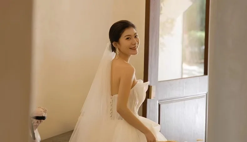 wedding dresses 2025 new bridal light luxury travel photo simple white dress wedding welcome dress graduation celebration dress
