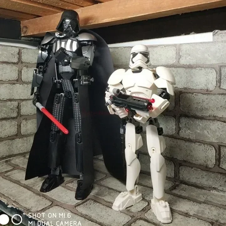 452pcs Star War Anime Figure Battle With Lightsabers Model Dolls Mandalorian Assembling Handmade Ornaments Decor Boy Toy Gift
