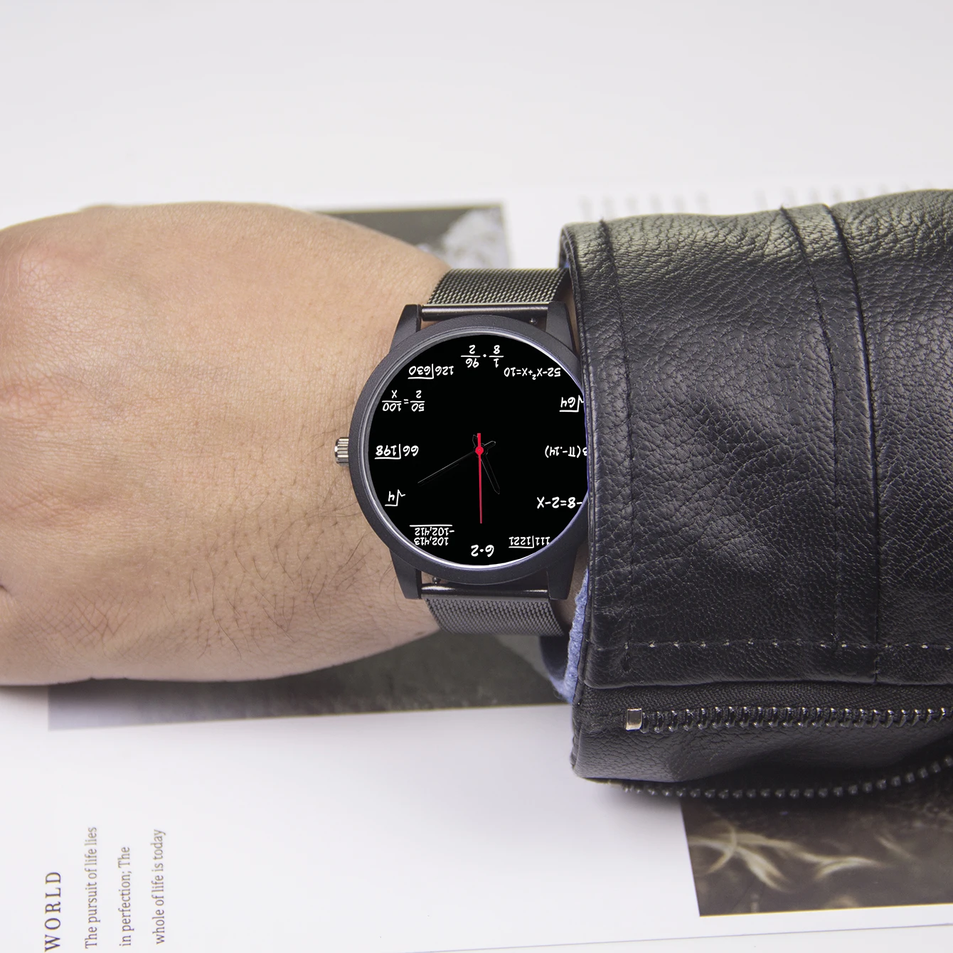 2024 Decorative Quartz Wrist Men's Watch Mathematical Formula Design Campus Punk Cool Style Gift Souvenir For Student Children
