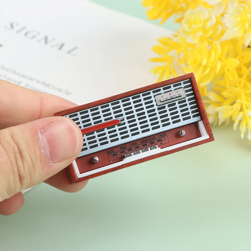 Cute 1/12 Scale Miniature Dollhouse Vintage Radio / Mini Tape-recorder Model Doll House Furniture Decoration Accessories Toy