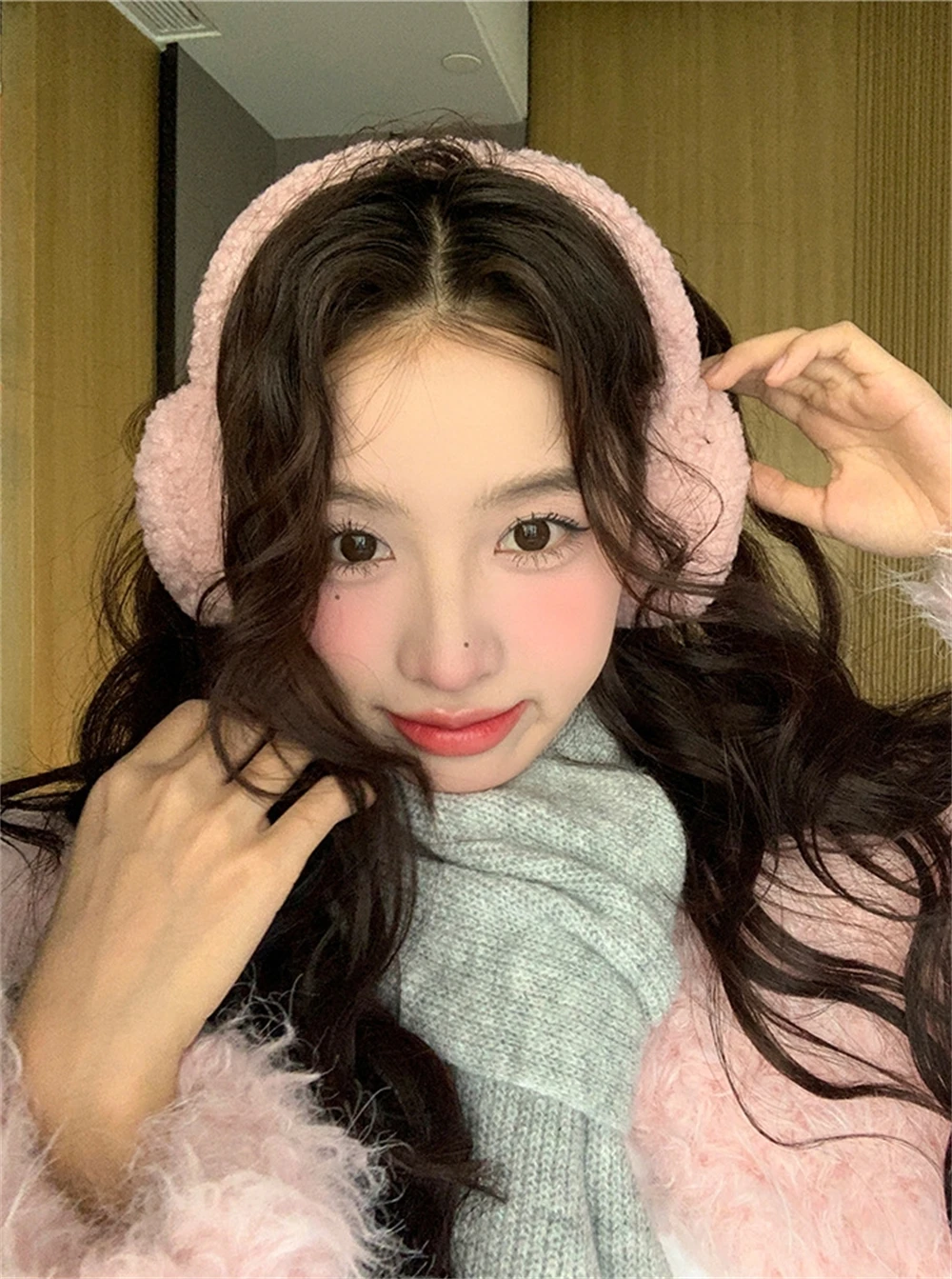Cute Plush Headphones Winter Earmuffs Women's Warm Soft Ear Covers Imitation Cashmere Hair Band Fashion Earflap Outdoor Supplies